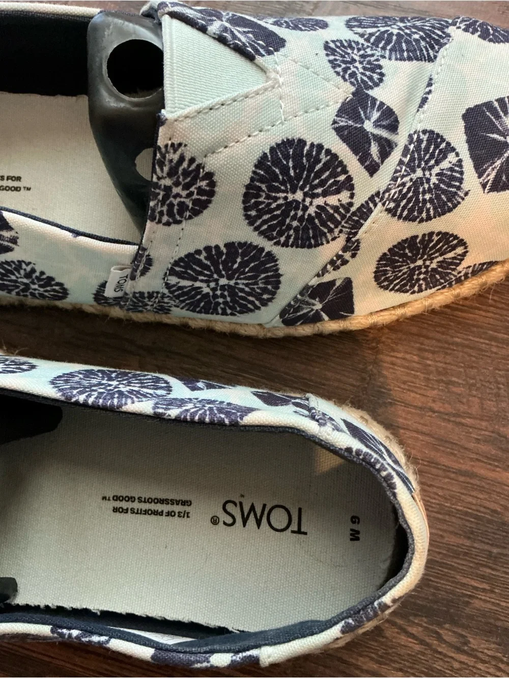 TOMS Women’s Size 9 Shell Print Canvas Rope Espadrille Slip-On Shoes